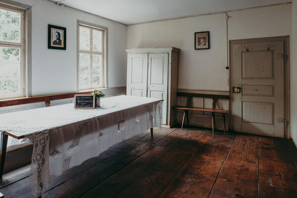 Bild vergr&ouml;&szlig;ern: Amtsstube im Schul- und Rathaus